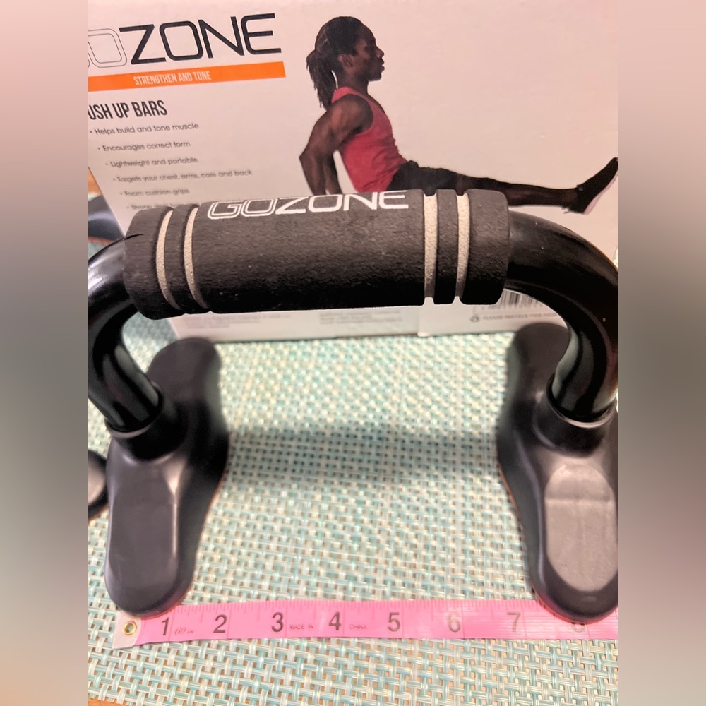 GOZONE Push Up Bars - EUC - Tried Once - Too hard for me to do 😩 - Picture 10 of 15